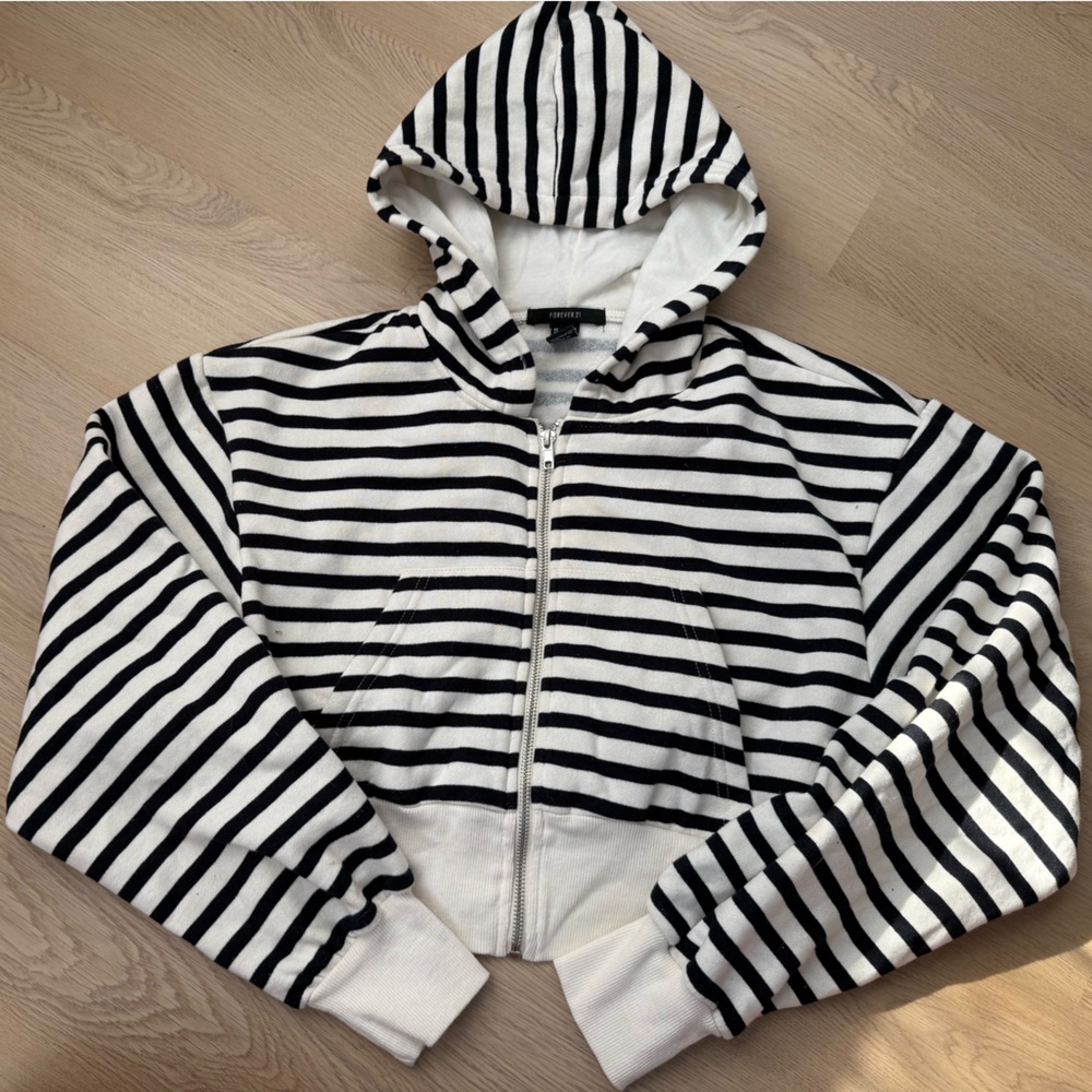 Forever 21 Black and White Striped Zip-Up Hoodie (never worn just no tag)